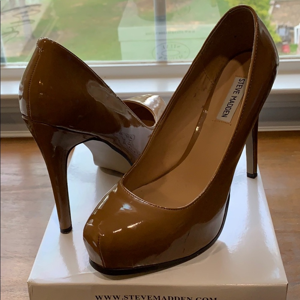 Steve Madden Jayden Beige Patent Hidden Platform